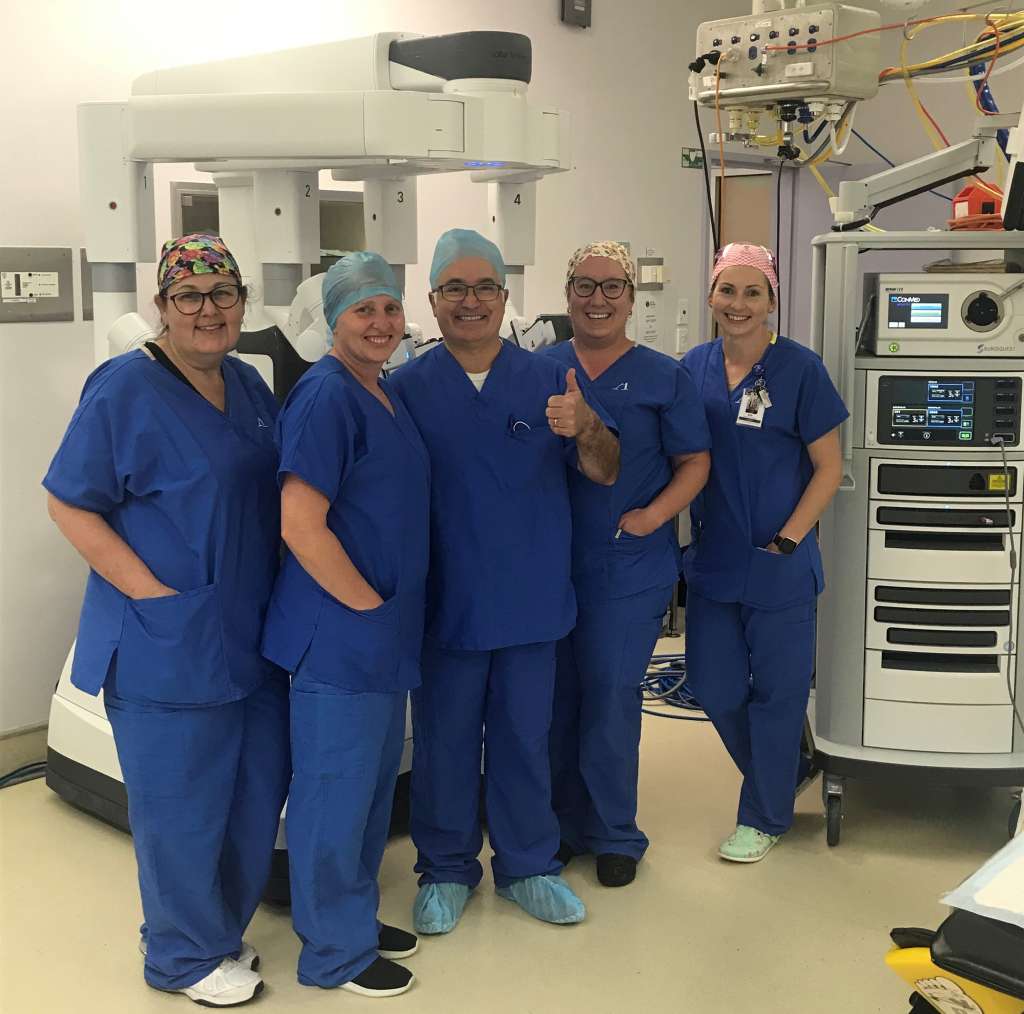 Dr Anthony Cerqui (centre) and the St Andrew’s Surgical Theatre team who completed the 1000th robotic procedure in April, 2021 at St Andrew’s Hospital